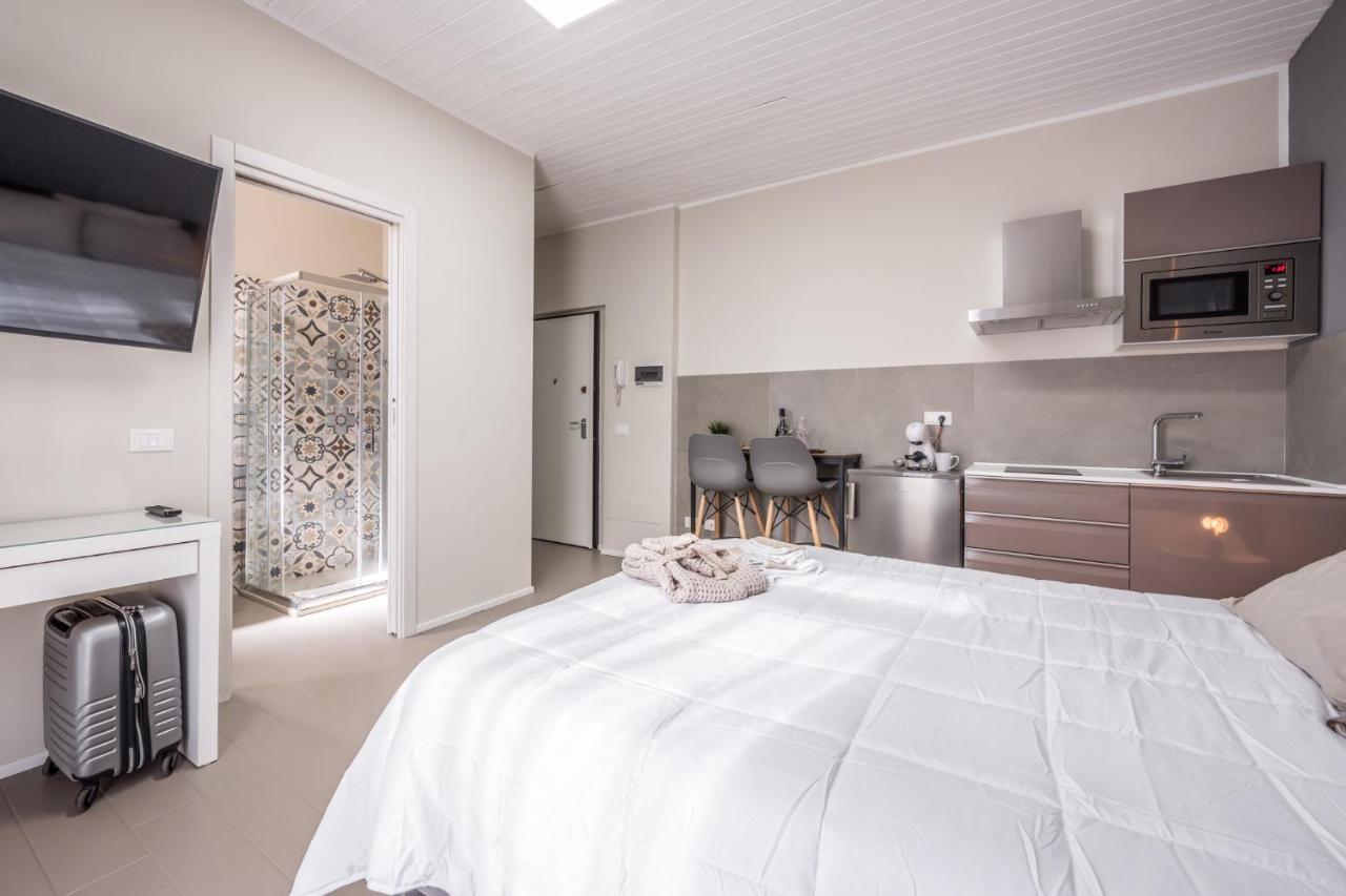 Suite 649 Mono Con Terrazzo Модена Экстерьер фото